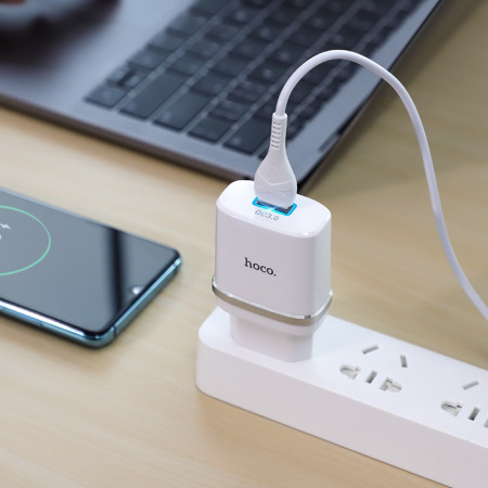 Зарядное устройство HOCO C12Q Smart, 3A, белый, 18W, кабель Type-C,QC3.0 / QC2.0